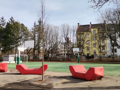 grüner Sportplatz